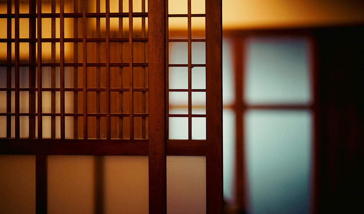 長い間使用された扉